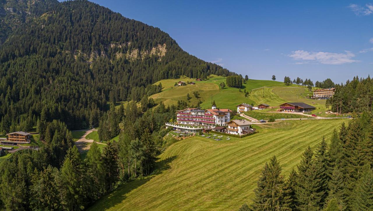 Scherlin Urtijëi